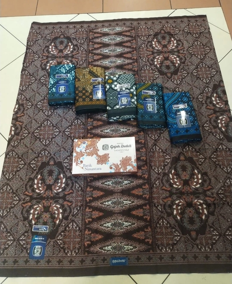 Product image Dylan 19 [TA] - Sarung gajah duduk batik nusantara random 220x120 Batik nusantara