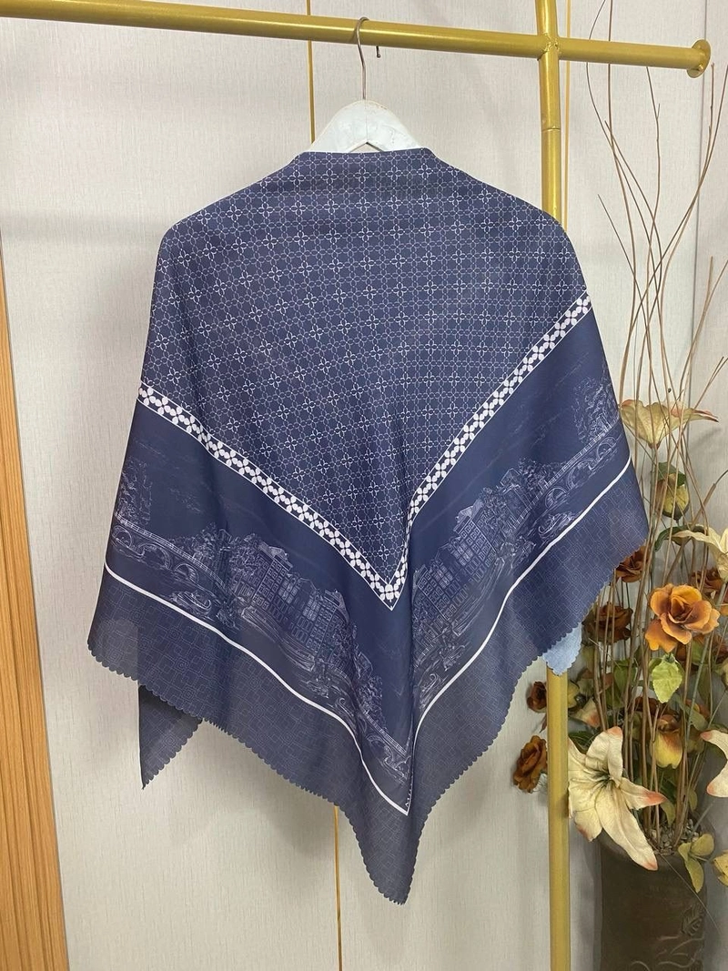 Product image Milyarda Hijab - [PO] Segiempat Motif Holly Lane Signature Milyarda Allsize Navy