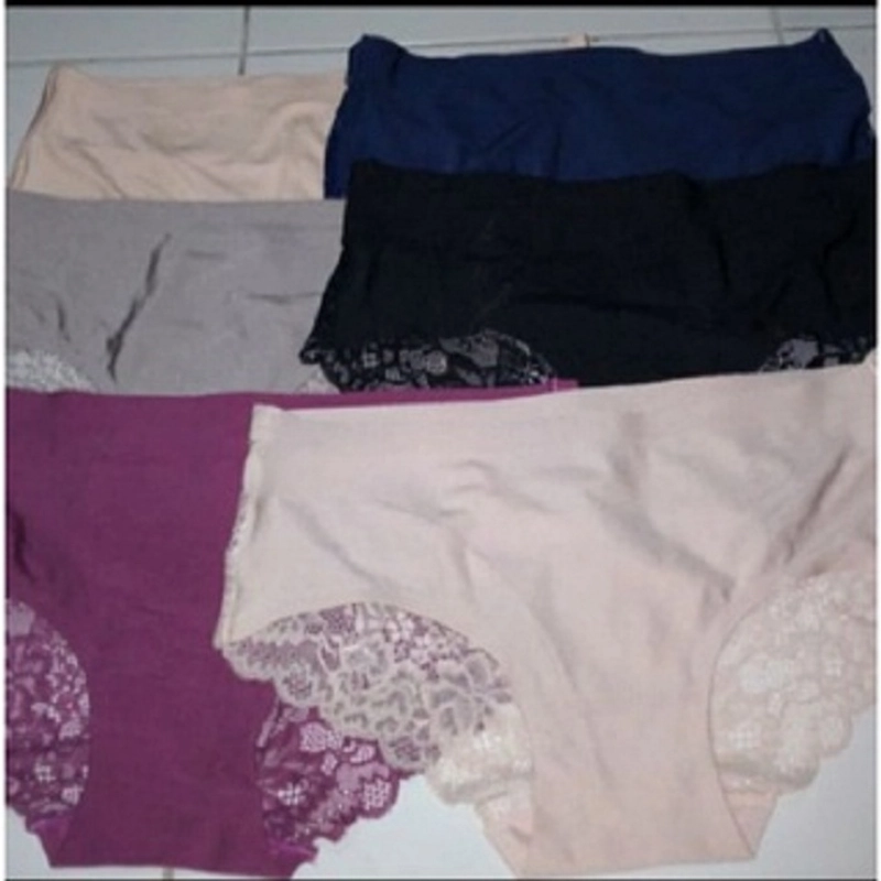 Product image Celana dalam wanita renda lembut CD13 M Random