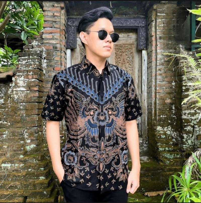 Product image Batik Alfin - Baju Batik Couple kemejan dan hem modern terbaru keren banget motif Liris M Hem liris hitam