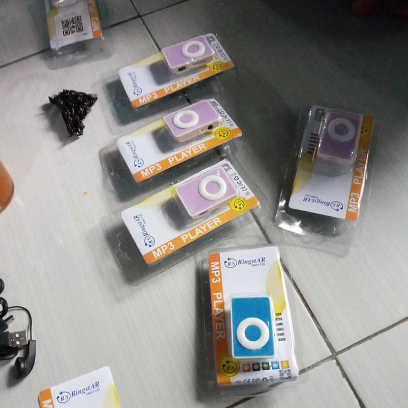 Product image Moveonesia - MP3 Player Mini MP3 PLAYER RANDOM