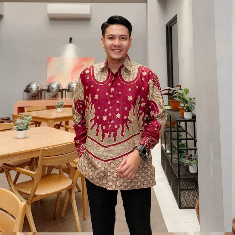 Product image Kois Batik - Atasan Batik Coupel Kembaran Dapat Dibeli Terpisah Kemeja Tunik motif unggun burgundy M Kemeja unggun burgun