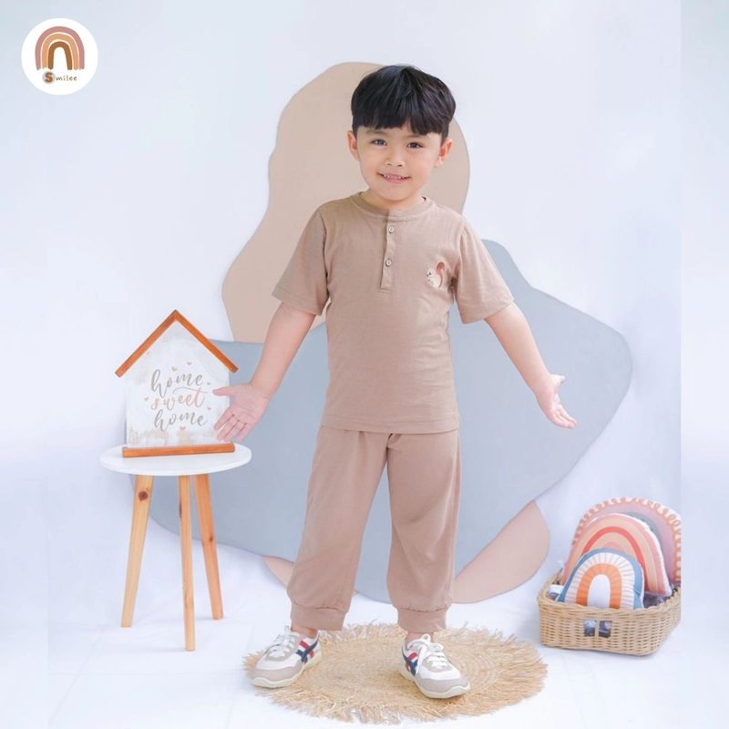 Product image Safari Setelan Anak Unisex 1 Milo