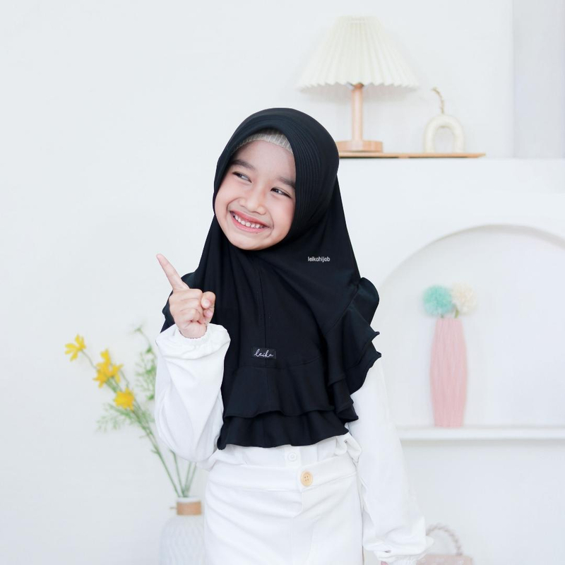 Product image Leika - BERGO LILY HIJAB INSTAN ANAK BEST SELLER 5 - 10 Tahun ALLSIZE Black