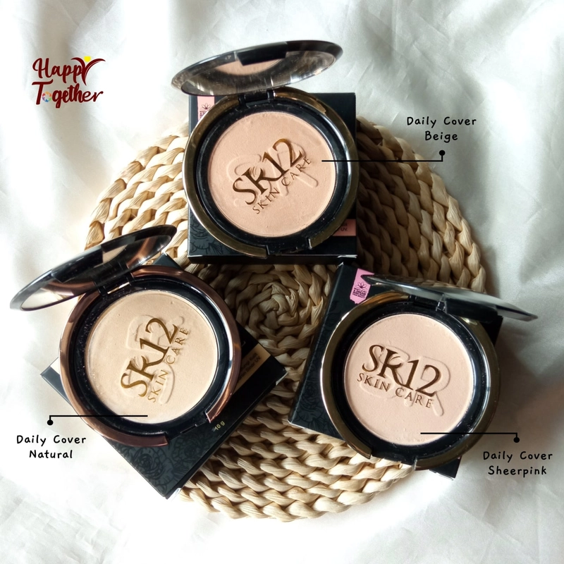 Product image Bedak Daily Cover SR12 Bedak Ringan Plus Foundation dan SPF Cocok untuk Kulit Berjerawat Bedak Padat Natural 10 gr