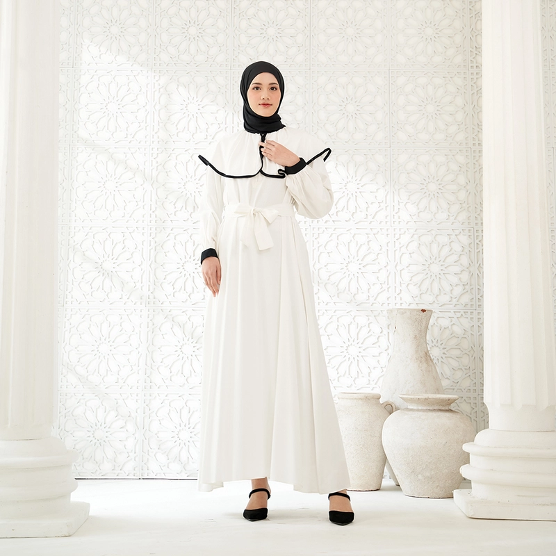 Product image Lusianasae - Arabesque Dress Busui Friendly Pantai bahan katun dolby M Broken white