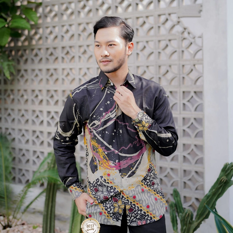 Product image Kois Batik - Kemeja Batik slimfit Sangat Keren Sekali buat kerja atau santai Xl Kemejakuningkombinsi