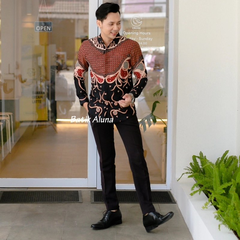 Product image Batik aluna - Batik aluna06 kemeja batik pria slimfit press body lengan panjang full furing M BATIK