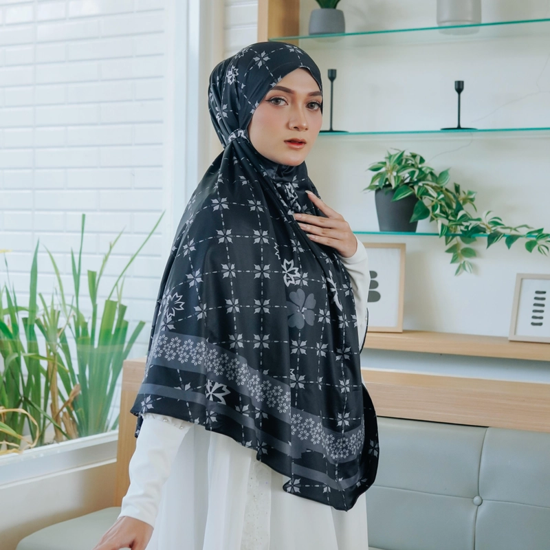 Product image Sakura Baru X Willofi - Hijab Instan Bergo Tali Non Pad Jumbo Motif Alamanda Khimar Simple Muslim D Jumbo Hitam