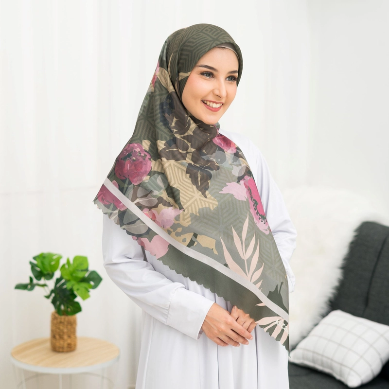 Product image Nizana Hijab - Voal Ultrafine Chaiza series 120cm x 120cm kale