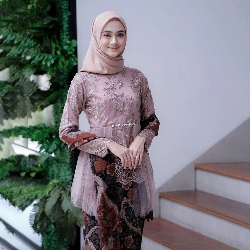 Product image COLLECTION SARJANA - TERBARU - Batik Couple Gina - FREE SELENDANG - Kebaya Brokat Tille Mutiara Keba Kemeja M Gina
