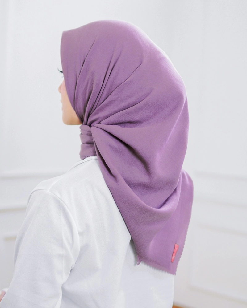 Product image byLayna Official - Kerudung Segi Empat Hijab Shaniya Scarf Allsize Purple