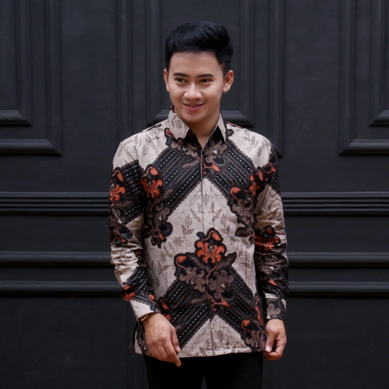 Product image Kois Batik - Kemejan lengan panjang furing batik dewasa bagus banget M Putihkombinasi