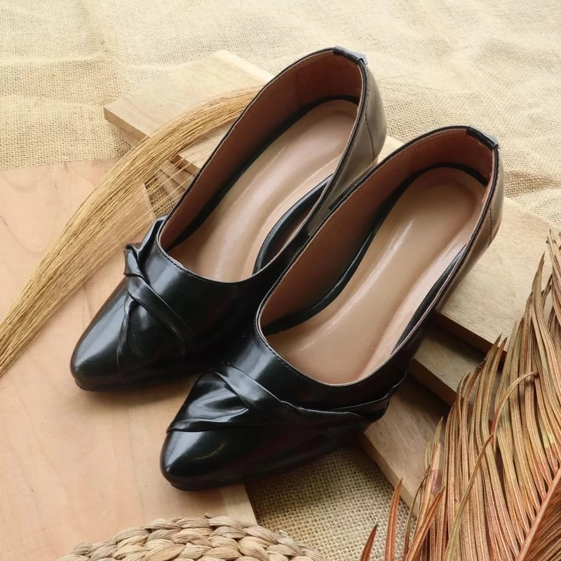 Product image LUXIA - Sepatu Slip On Hels Wanita 3 Cm Britny-01 36 HITAM