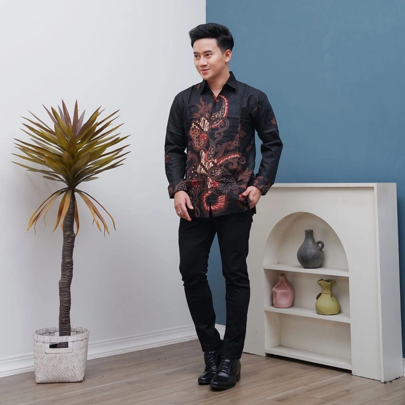 Product image Batik Alfin - Baju kemejan batik pria dewasa lengan panjang motif Seno model terbaru L Kemejan Hitam