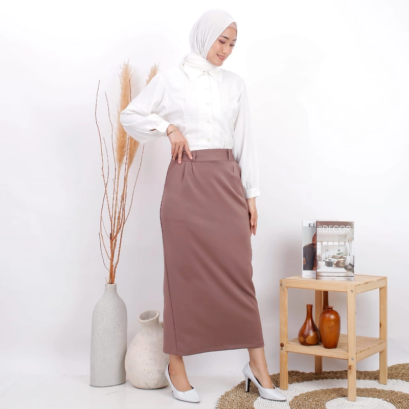 Product image Syahrinda - Rok Lurus Span Scuba Skirt Ashya Stretch Saize Standar Jumbo Big Size Size 1 Coklat Alphin