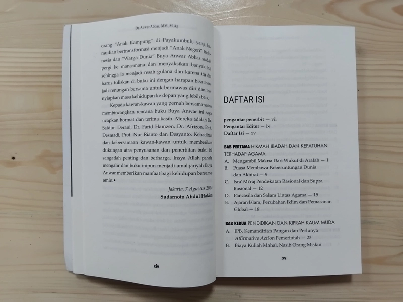 Product image Serikat Usaha Muhammadiyah Official - Respons Anak Kampung untuk Umat Bangsa dan Dunia 13 x 21 cm buku