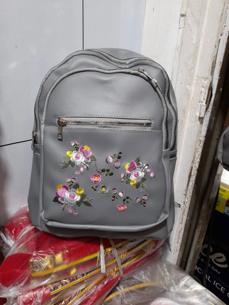 Product image Alcaff- Tas Ransel Bordir Rose 27x33x11 Hitam