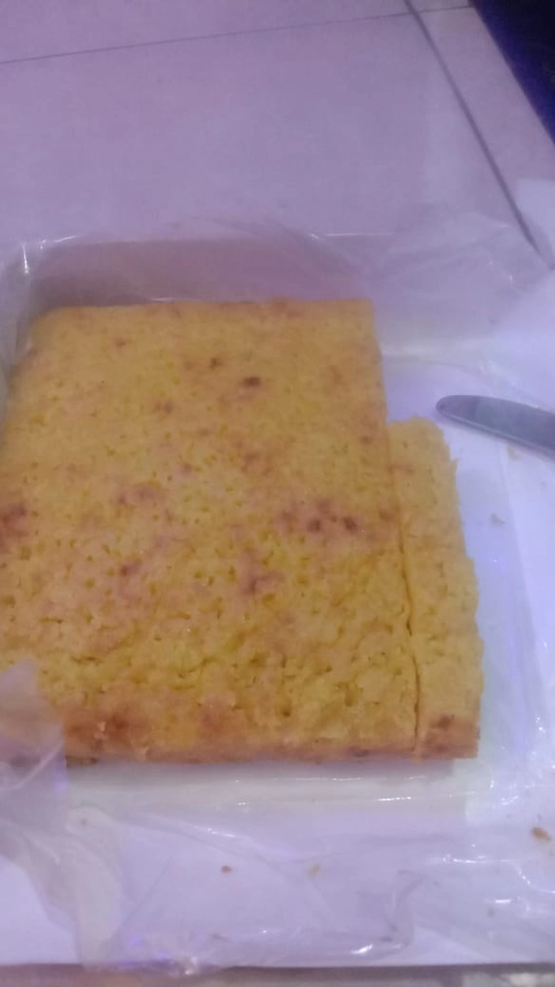 Product image PORIS AL SHOP INDONESIA - BIKA AMBON MEDAN ORIGINAL BESAR PALING ENAK LEZAT LEMBUT FRESH DI KELASNYA 'BESAR / 1.839Kg" "Kuning / Enak"