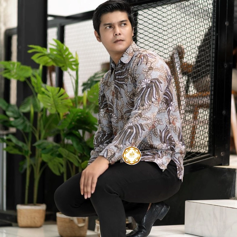 Product image Batik Couple Gamis Netty Kualitas Butik Bahan Kain Babydol Armani Premium Original Bisa Beli Pisah Kemeja Saja Size M Abu