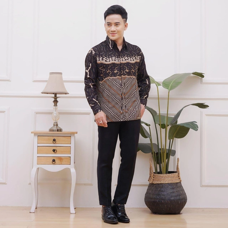 Product image Kois Batik - Gamis Batik Coupel Kemeja Boleh Dipisah Modern Simpel Motif malika hitam M Kemeja malika hitam