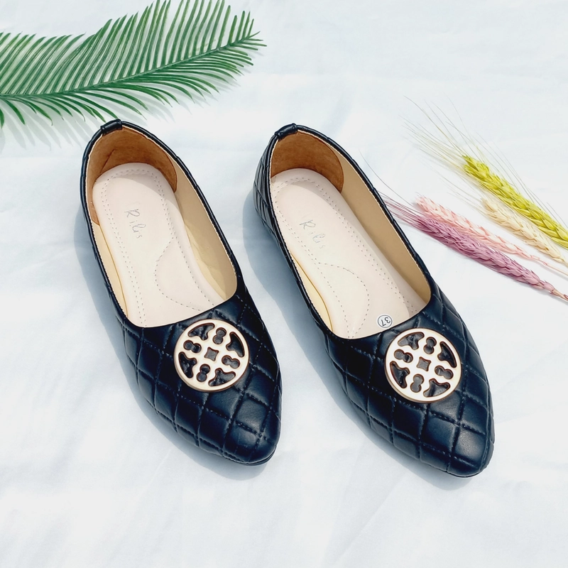 Product image Rilis - Sepatu Wanita Thania Flat Shoes (Rilis 20) 37 Hitam