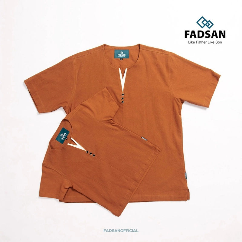 Product image FADSAN - Kemeja Polos Couple Ayah dan Anak Laki-Laki V-Neck Warna Teracotta - Vee Series SIZE BAYI NO. 1 VEE TERACOTTA