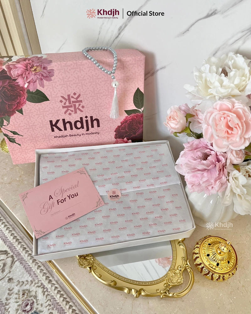 Product image KhadijahLabel - Hampers Mukena Dewasa Jumbo Hampers Set Premium Signature Silk Hampers Special Gift Lebaran HPR Athahira Creamy