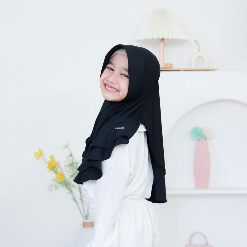 Product image Leika - BERGO LILY HIJAB INSTAN ANAK BEST SELLER 5 - 10 Tahun ALLSIZE Black