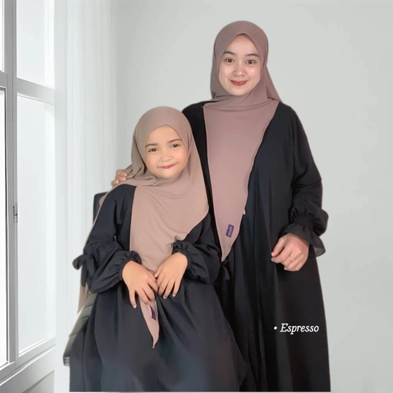 Product image Milyarda Hijab - Paket Hampers Box SegiEmpat Motif 2pcs Box