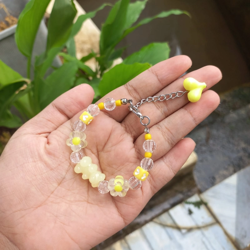 Product image ALMIRA STORE - Gelang Manik Beruang / Bracelete Lucu 15.5cm Kuning