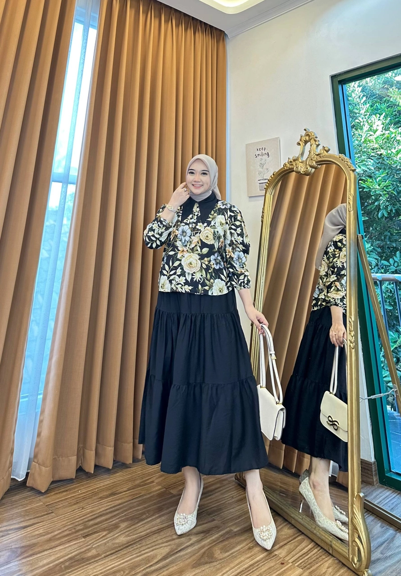 Product image Khisna collection - Oneset rok FUJI no hijab dewasa Allsize Hitam