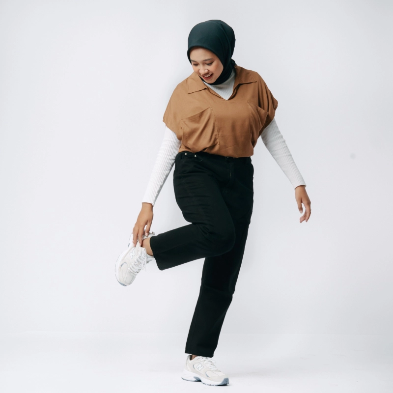 Product image MKY Clothing - BASIC TAPERED BOYFRIEND JEANS HITAM S (26) MIUU02-BLK Hitam