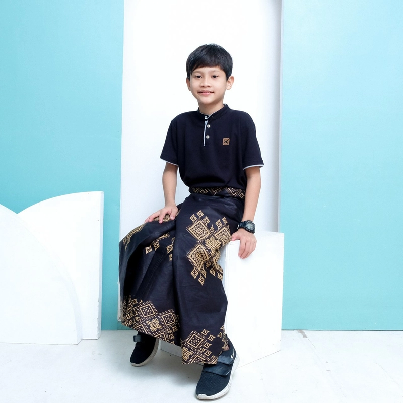 Product image Kois Batik - Sarung Batik Anak Remaja Usia 8 sampai 15 tahun Bagus Banget Sarung anak remaja Remaja 1