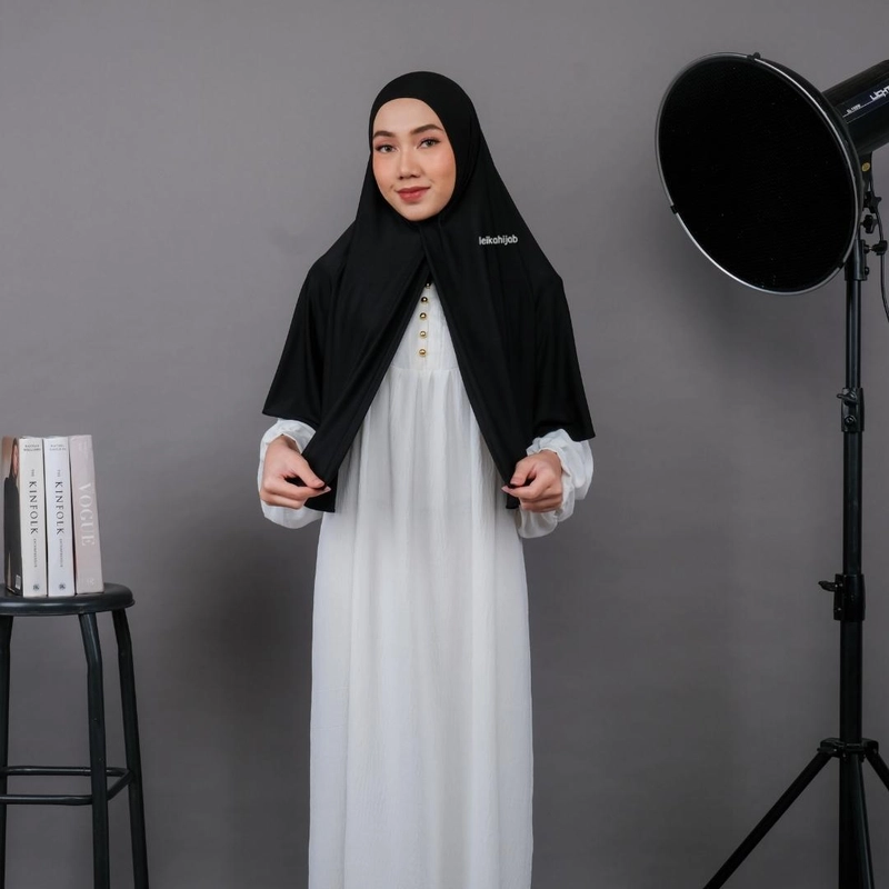 Product image Leika - PASHMINA INSTAN JERSEY DEWASA PREMIUM / PASHMINA KAOS KERUDUNG WANITA ALLSIZE Black