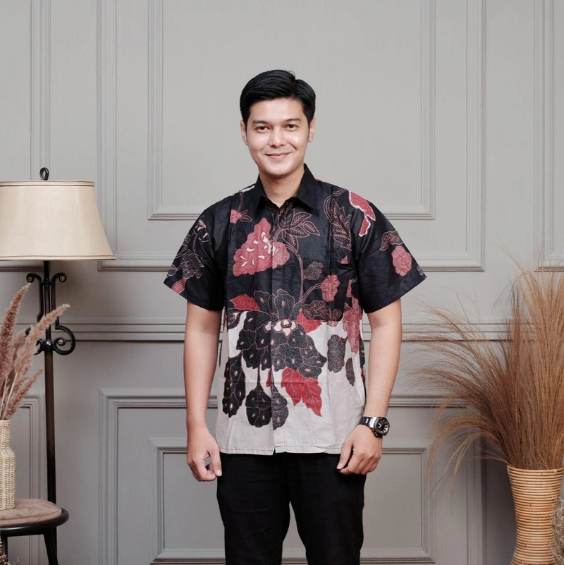 Product image Kois Batik - Batik modern pria dan wanita couplen motif mawar M Hem mawar hitam