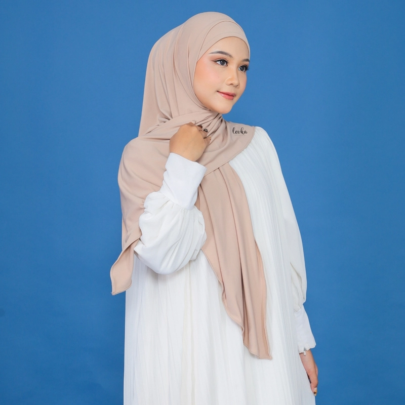 Product image Leika - LEIKAHIJAB - HIJAB INSTAN OVAL PREMIUM / HADEEQA SHAWL HIJAB INSTAN JERSEY PREMIUM/ WARNA IVORY