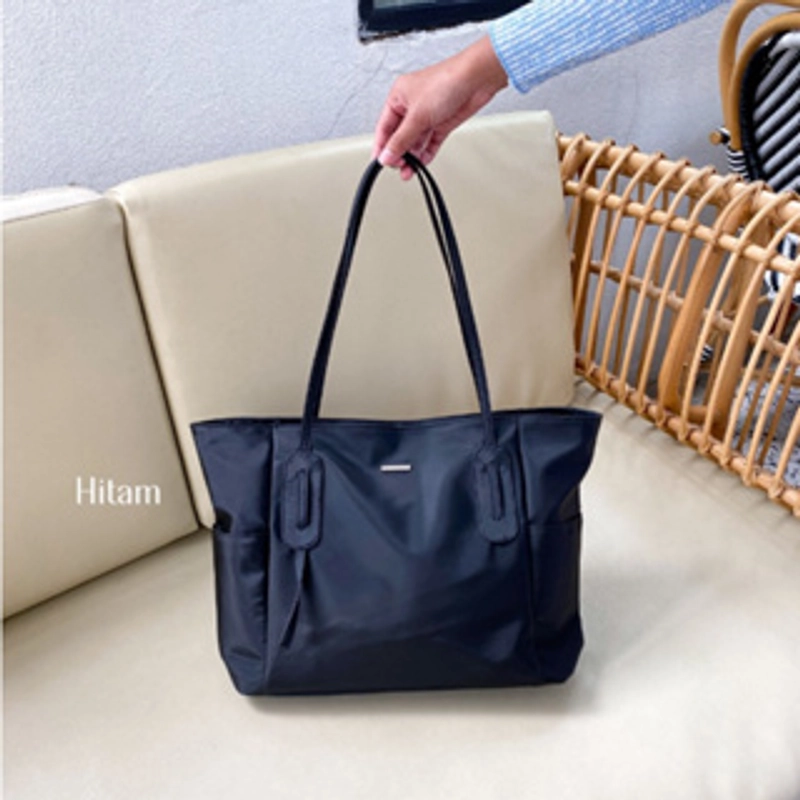 Product image Tweelyforbag - Monicka Totebag - Tweelyforbag 400 gr Hitam