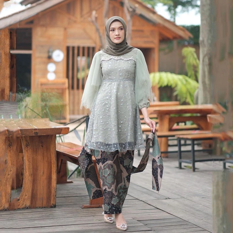 Product image MODEL TERBARU - Sett Couple Kebaya Batik Putri Tunik Baju Batik Tunangan Pakaian Lamaran untuk Wisu ATASAN SAJA SAGE GREEN