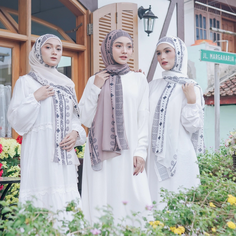 Product image Sakura Baru X Willofi - Hijab Pashmina Inner Motif Laurel Material Babydoll Armani Sublim Premium All Size Broken White