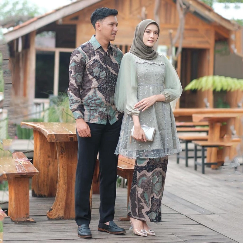Product image MODEL TERBARU - Sett Couple Kebaya Batik Putri Tunik Baju Batik Tunangan Pakaian Lamaran untuk Wisu ATASAN SAJA SAGE GREEN