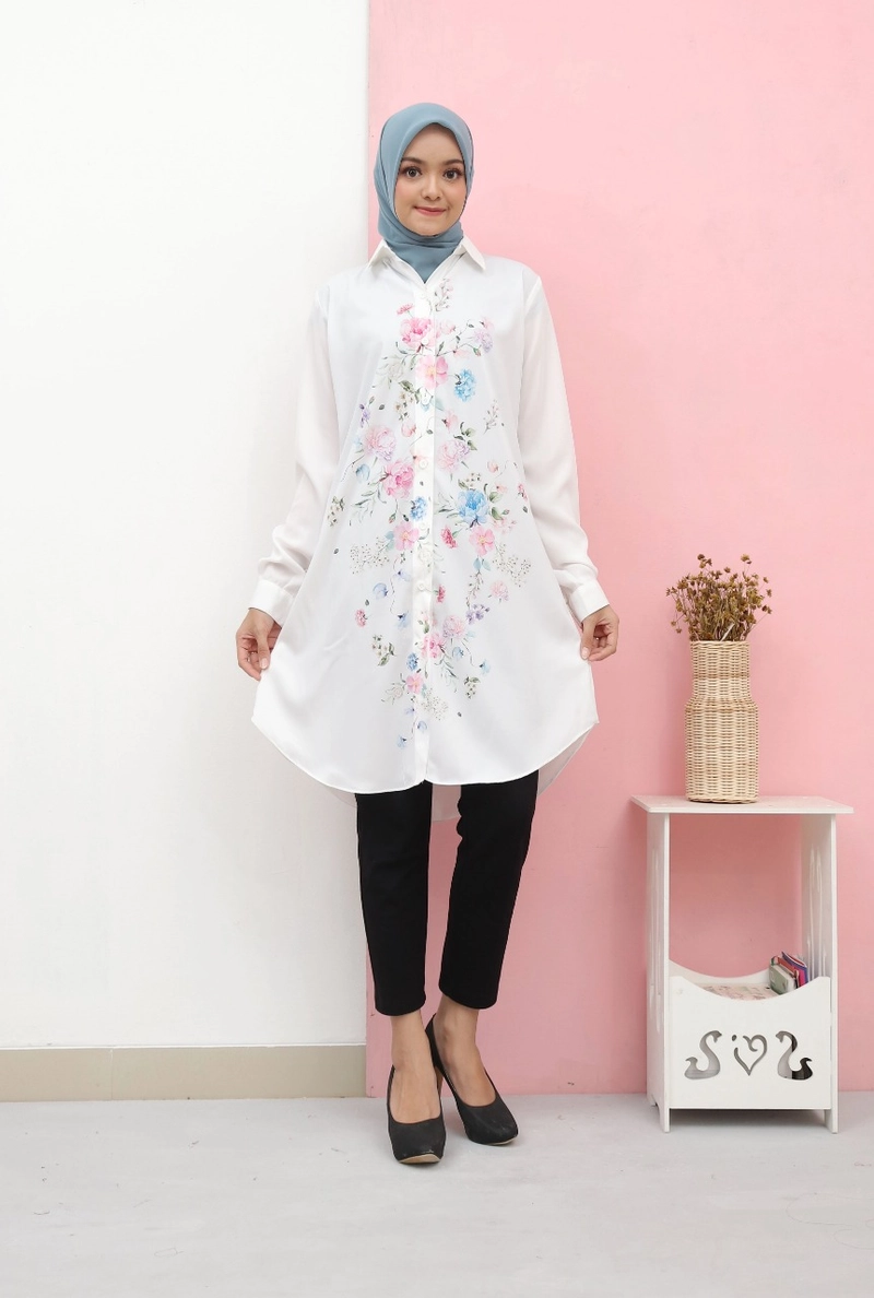 Product image Syahrinda [TA] - Kemeja Wanita Tunik Panjang Putih Premium Zarania motif Bunga Rosa size 1 Putih
