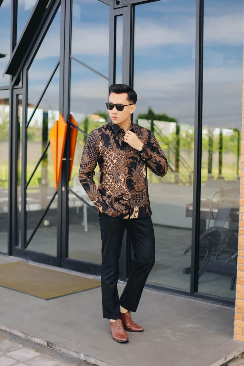 Product image COLLECTION SARJANA - BATIK LENGAN PANJANG - BATIK DIVAKARA- FURING HPL - KAIN KATUN ORIGINAL M DIVAKARA