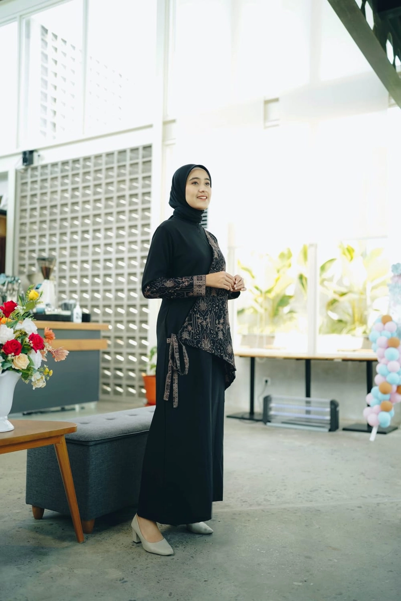 Product image COLLECTION SARJANA - Gamis Batik Couple Dewasa - Premium Series - Katun Primissima Furing (Slimfit) KEMEJA M PRAMESTI