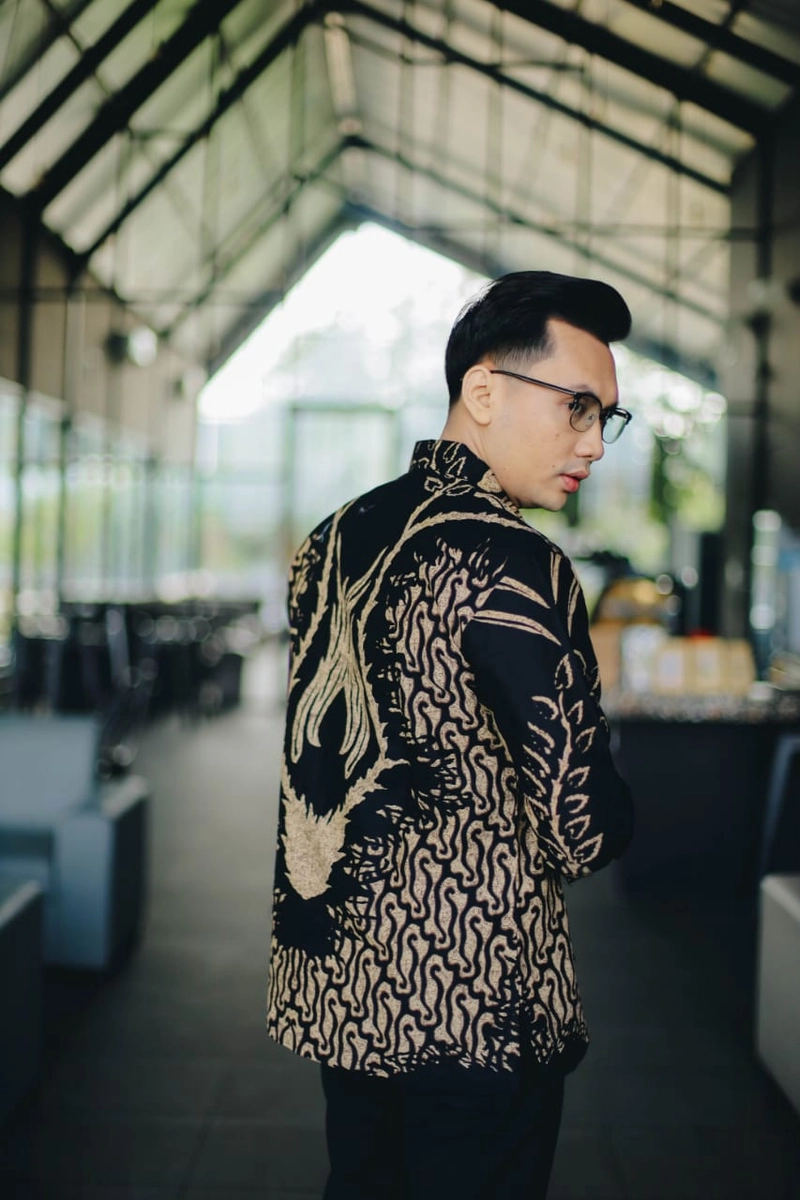 Product image COLLECTION SARJANA - KEMEJA BATIK - BATIK LENGAN PANJANG - ABIMANYU M ABIMANYU