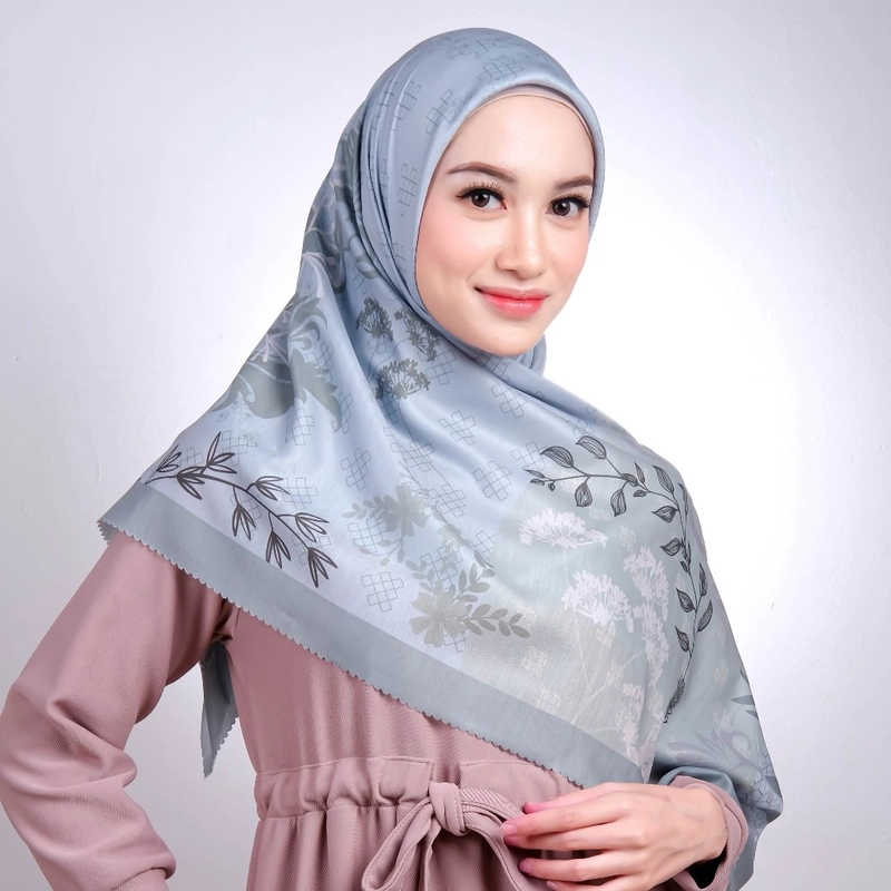 Product image Forall - Foral - Forall Hijab - Chasca Jilbab Motif Segiempat Voal Digital Plat Gold All Size Grey