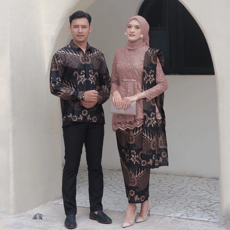 Product image COLLECTION SARJANA - TERLARIS COUPLE KEBAYA - DAHLIA BATIK COUPLE - Berbagai Varian Warna kebaya ROK+SELENDANG ROSE