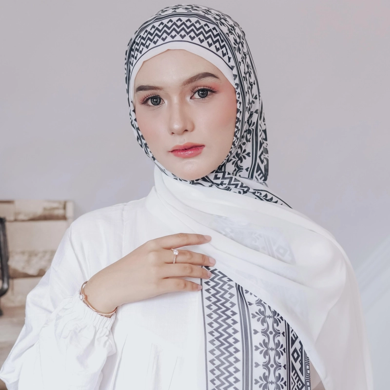 Product image Sakura Baru - Sakura Baru X Willofi - Hijab Pashmina Inner Motif Allium Material Babydoll Armani Sublim Premium All Size Broken White