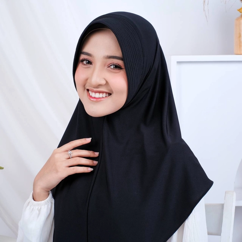 Product image Acla Daily - Dania Daily Hijab Instant Jersey Pad Antem All Size Black