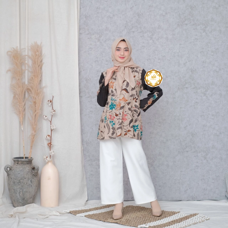 Product image Naumi Blouse Best Seller Original - Dua Varian Warna M A